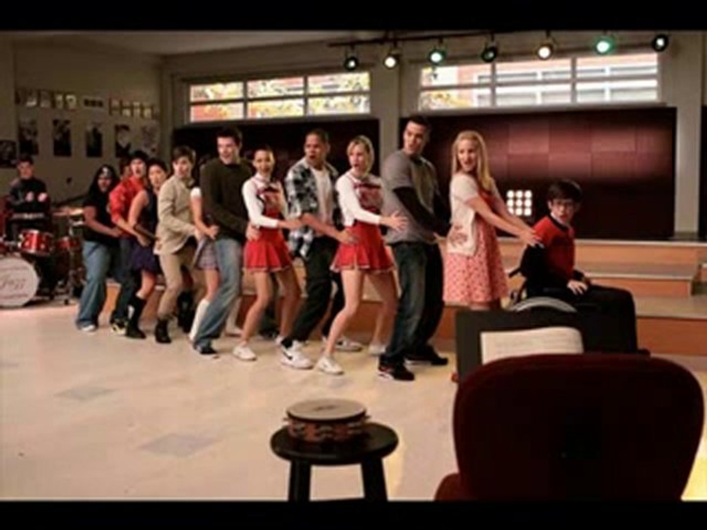 Glee S1E1 Part 1 "Pilot" - video Dailymotion