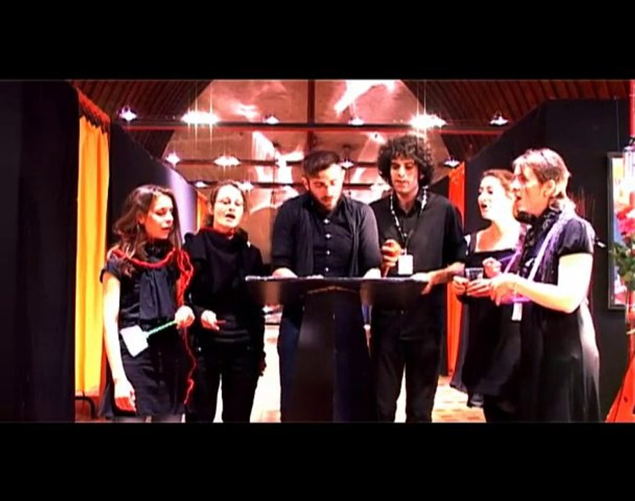 this is the hello monster ! aux 3 elephants 2010