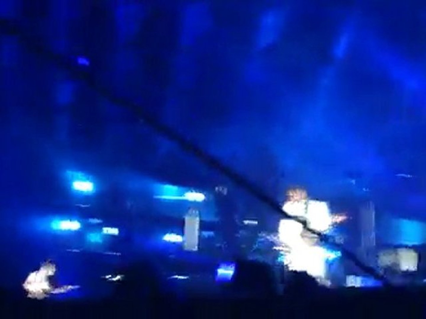 Muse - Man with a harmonica + Knights of Cydonia (live) - Vidéo Dailymotion