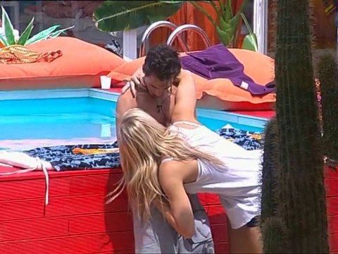 Jason couvert de baisers !