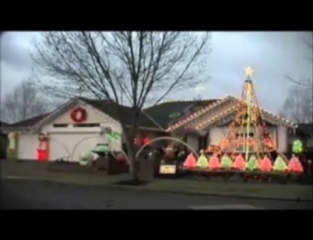Christmas House animated to music