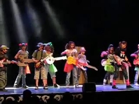 HIP-HOP 2 AVEC CLARA et DIZZY DANSE AU PASINO