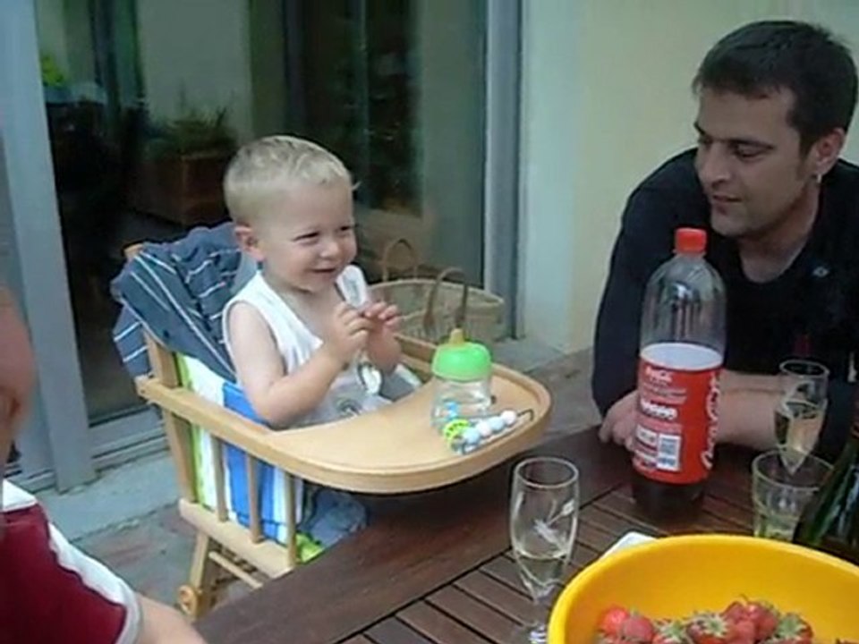 Théo chante