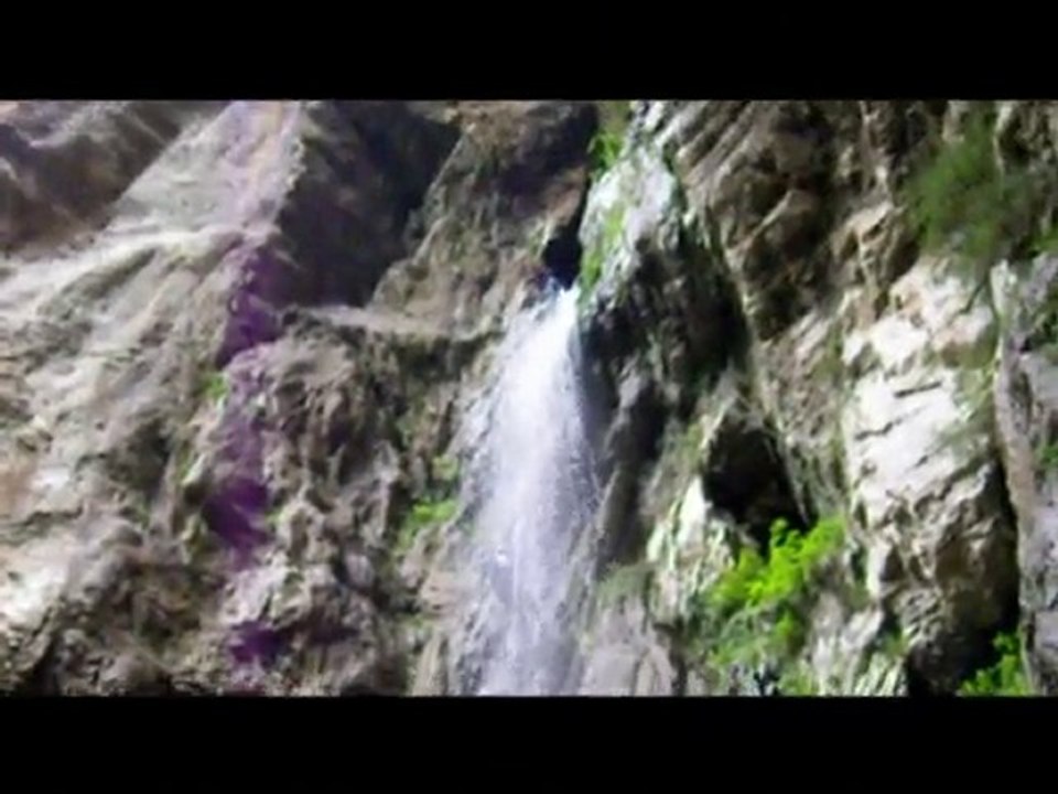 canyon d'althagneta avec eau sud canyon