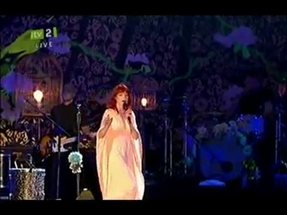 Florence and the Machine "Cosmic Love" live at Isle of Wight