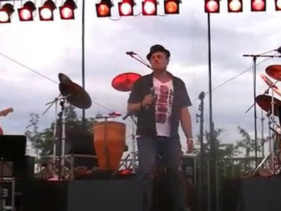 Ecole de Musique Vertou Charivari 05/06/10 - Robbie Williams