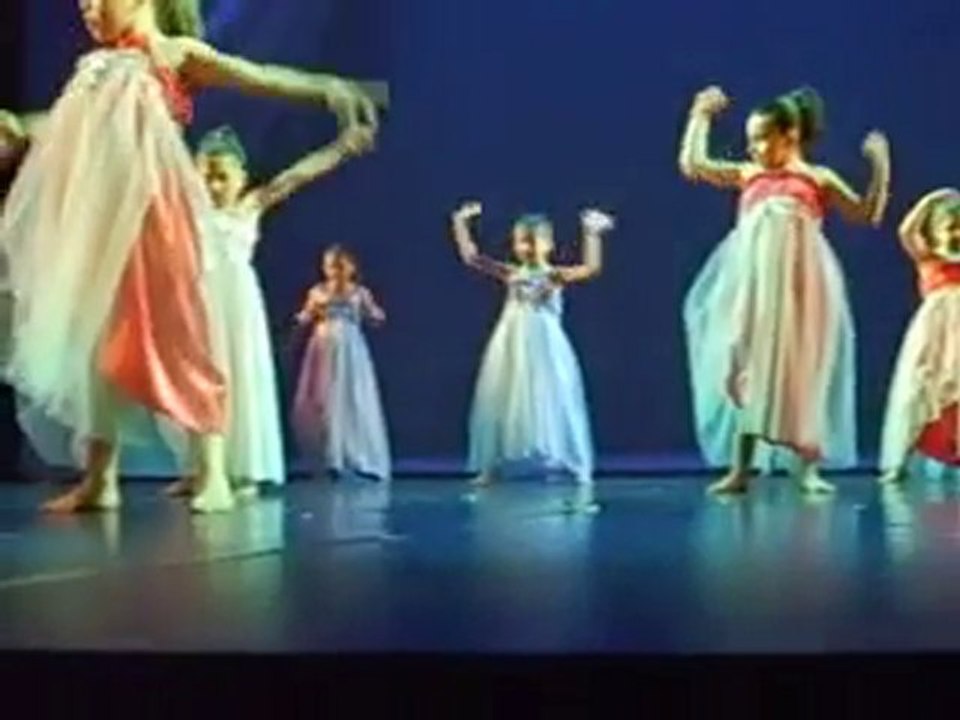 gala dance 2010 théâtre dragui part 1