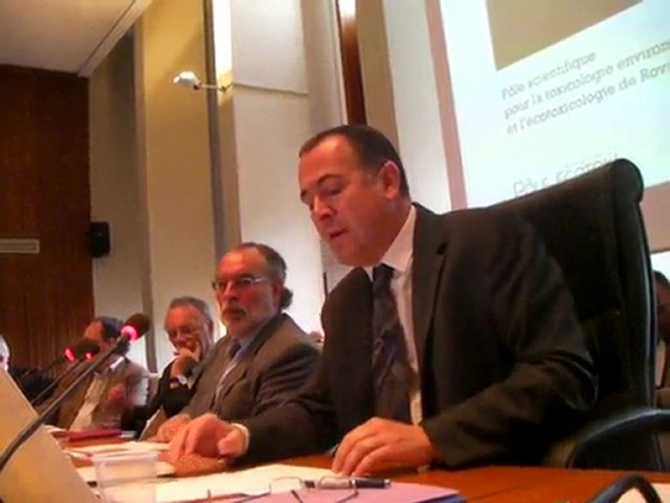 Didier Guillaume et le pôle d'écotoxicologie à Rovaltain