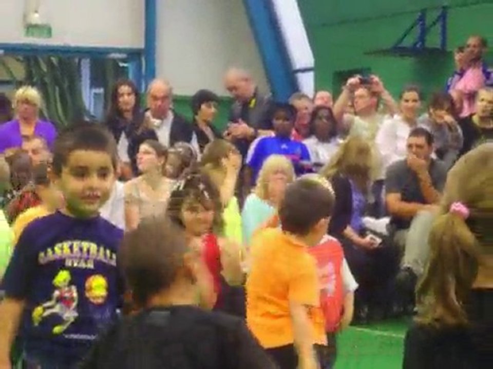 la dance de la fete de l'école de Joanna (1 ere partie)