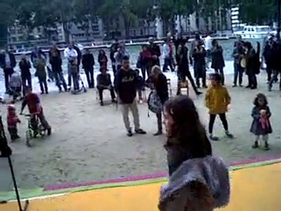 natural-sound77 miel la rue aux enfants le 30mai 2010