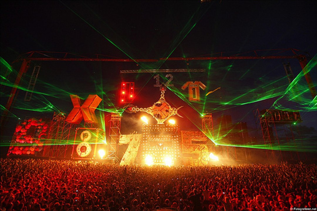 DEFQON.1 FESTIVAL OUTDOOR AFTERMOVIE 2010 Q-DANCE HOLLAND