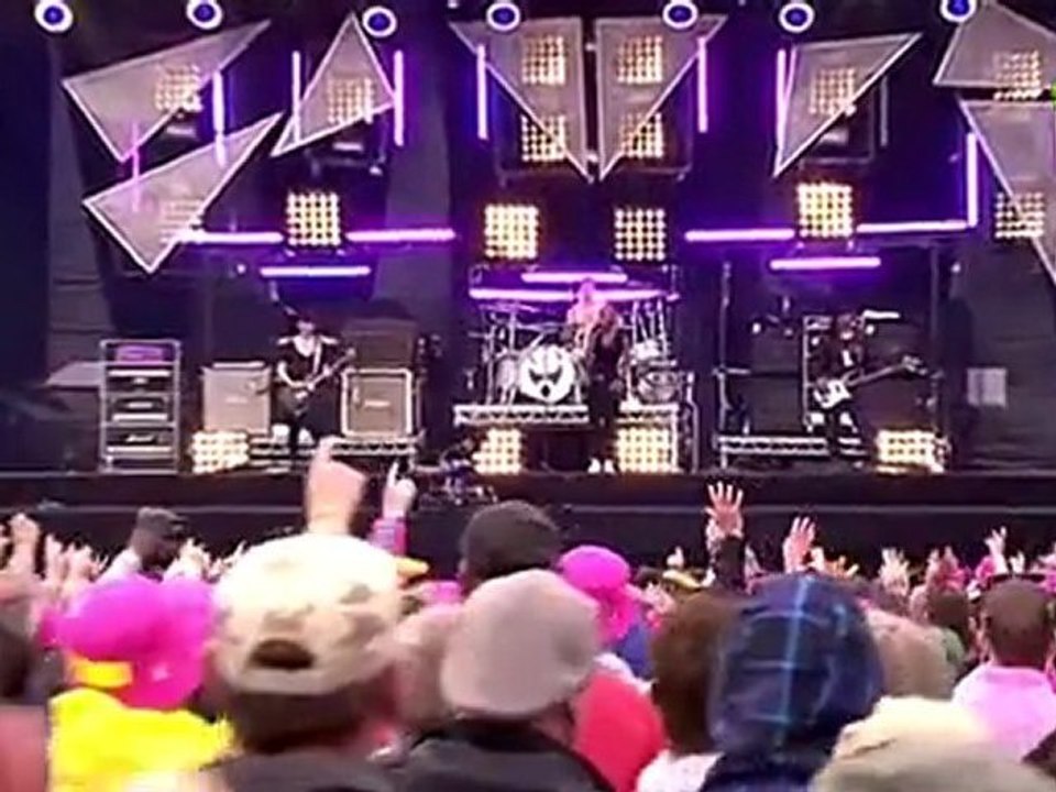 Skunk Anansie "Hedonism" live at Pinkpop Festival 2010