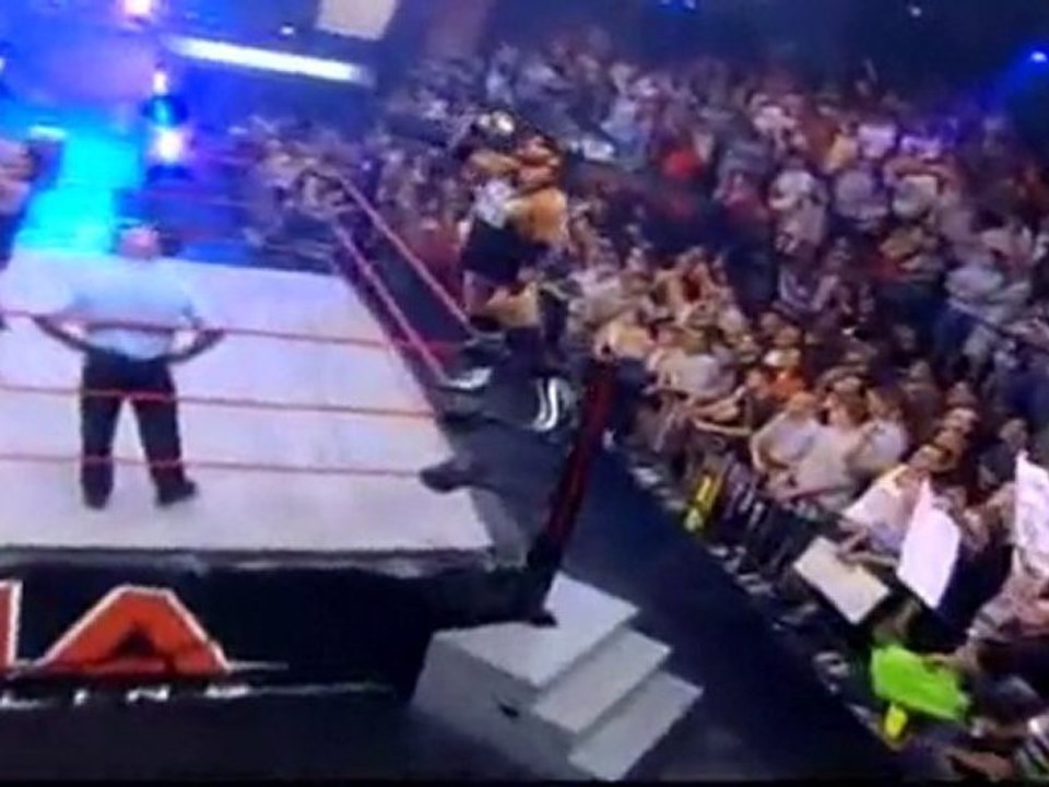 TNA Slam 2010 16/23