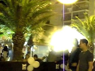 CLIP0042  Video  du CARRE  spectacle de feux  de rue.