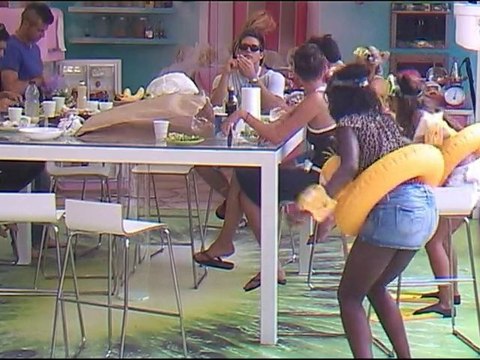 Les filles cancannent pour de vrai !