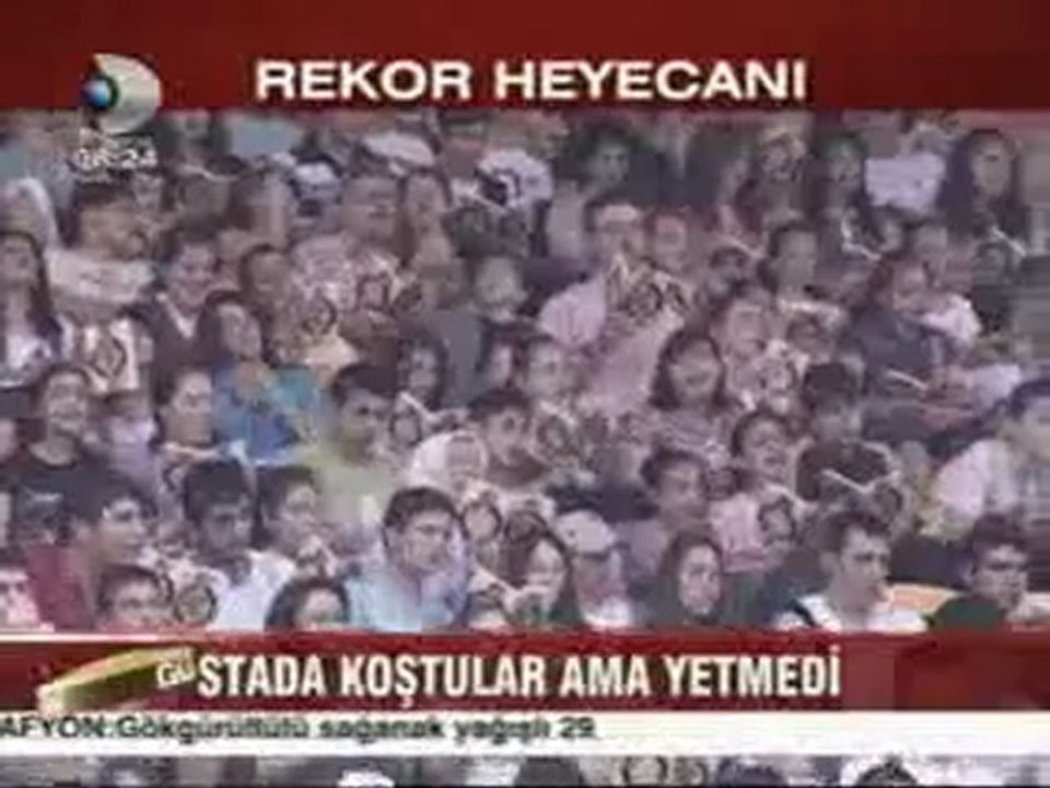 BİR STADYUM DOLUSU İNSAN HER ŞEY SENİNLE BAŞLAR OKUDU!