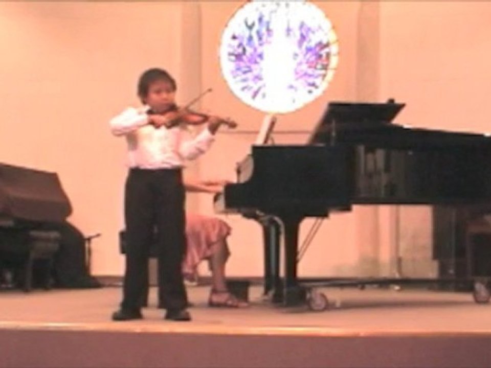 Minuet 1 by JS Bach with Lucas Meitz