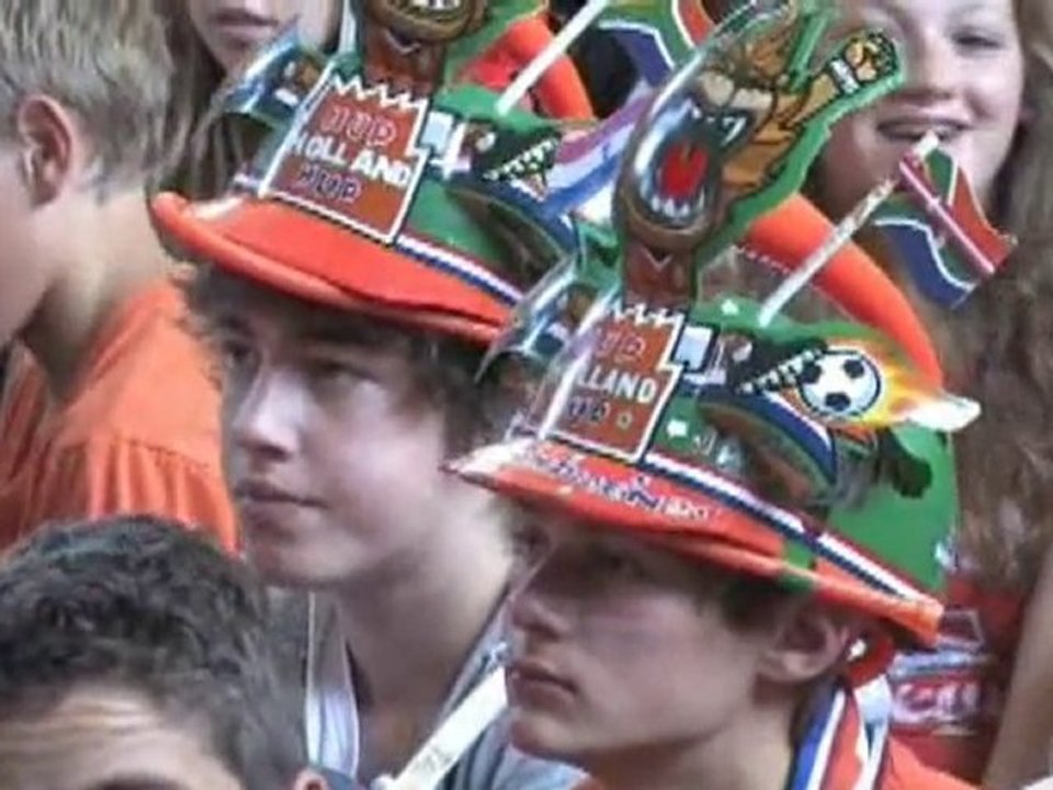 Voetbal kijken in plaats van Engels op Sancta Maria