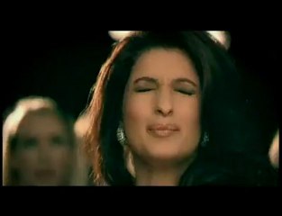 Twinkle Khanna in Micromax Q55 Bling Commercial ad
