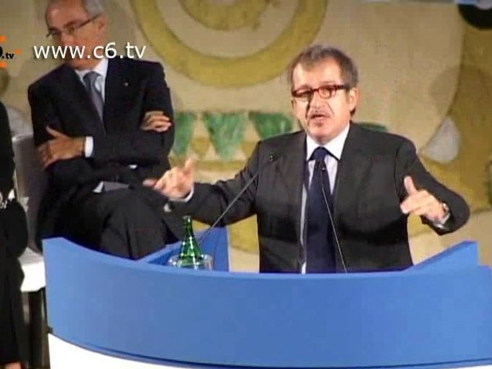 Enti locali. Maroni: 'valorizzare chi si è comportato bene'