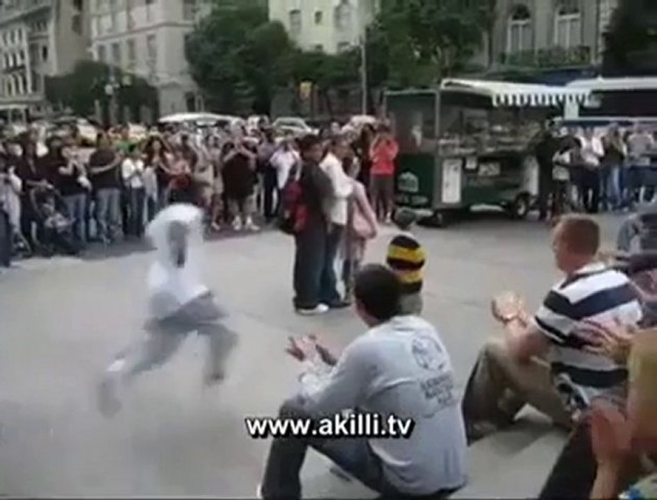 Hareket Dediğin Böyle Olmalı . . .