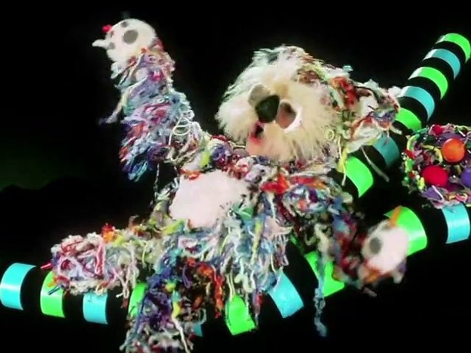 SIA "Clap Your Hands"