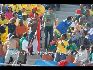 محاصرة مصري يشجع سلوفينياun égyptien vs un Algérien au coupe