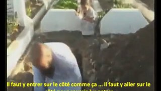 La tombe ... [En Rif, Sous Titré Francais] Avoir !!!