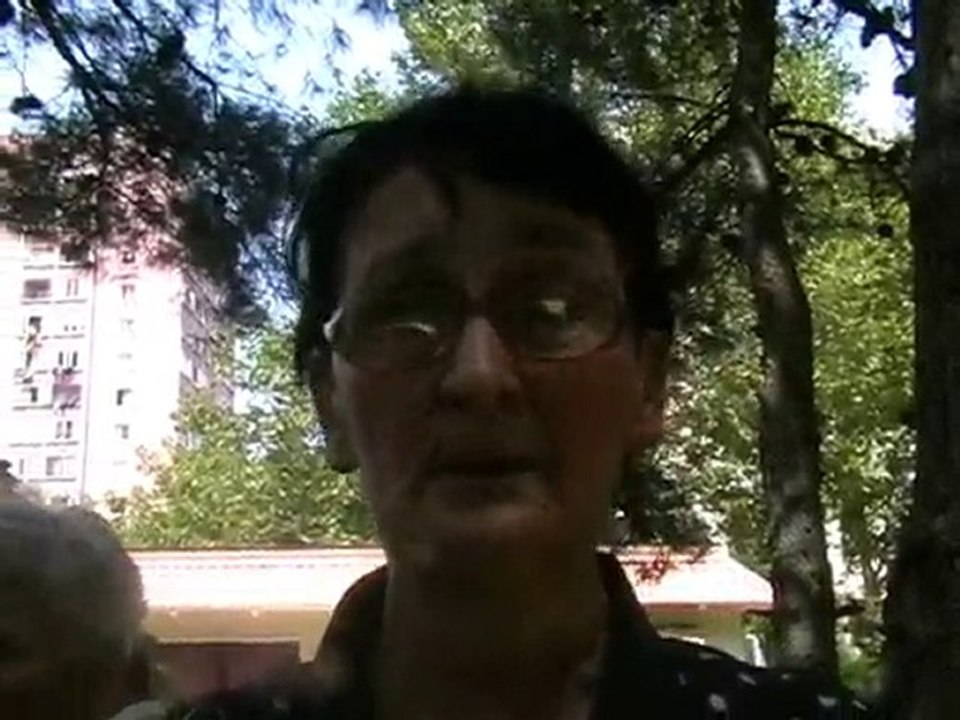 Protesting meeting before police Building of pretrial