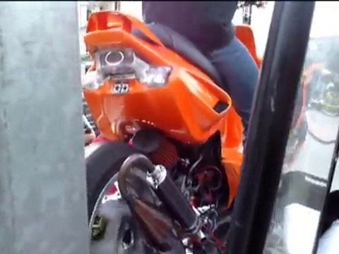 rocktro mhr team 2 sur banc d'essais de motoland au red zone