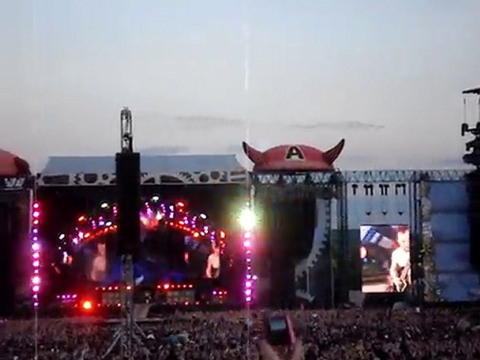 AC DC Hell's Bells [Download Festival 06.11.2010] by Nawak55