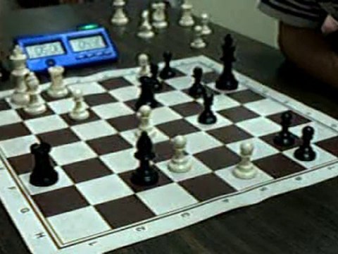 ECHECS : ROBERT 0 VS 1 ZITOUN (SEVEN TOP STAR)