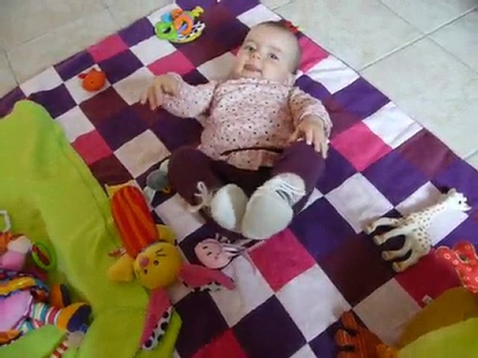 Alana fait "au revoir !"