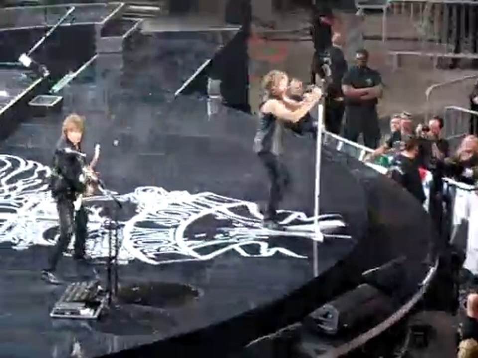 BON JOVI "You give love a bad name" @Bercy, Paris France