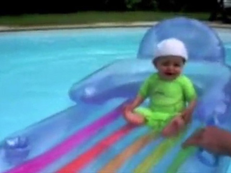 camille dans l'eau