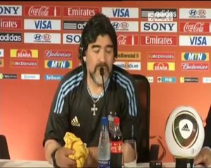 Elbotola.com مارادونا يتحدث عن الجزائر