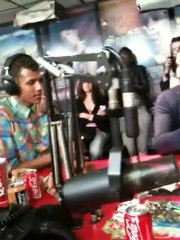 Peace Or Violence en Live que Pour Nous By STROMAE