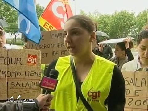 Les salariés de Carrefour poursuivent leur grève (Essonne)