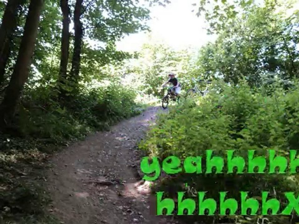 délire sport gogo anto lulu  sur zik de benny hill ^^