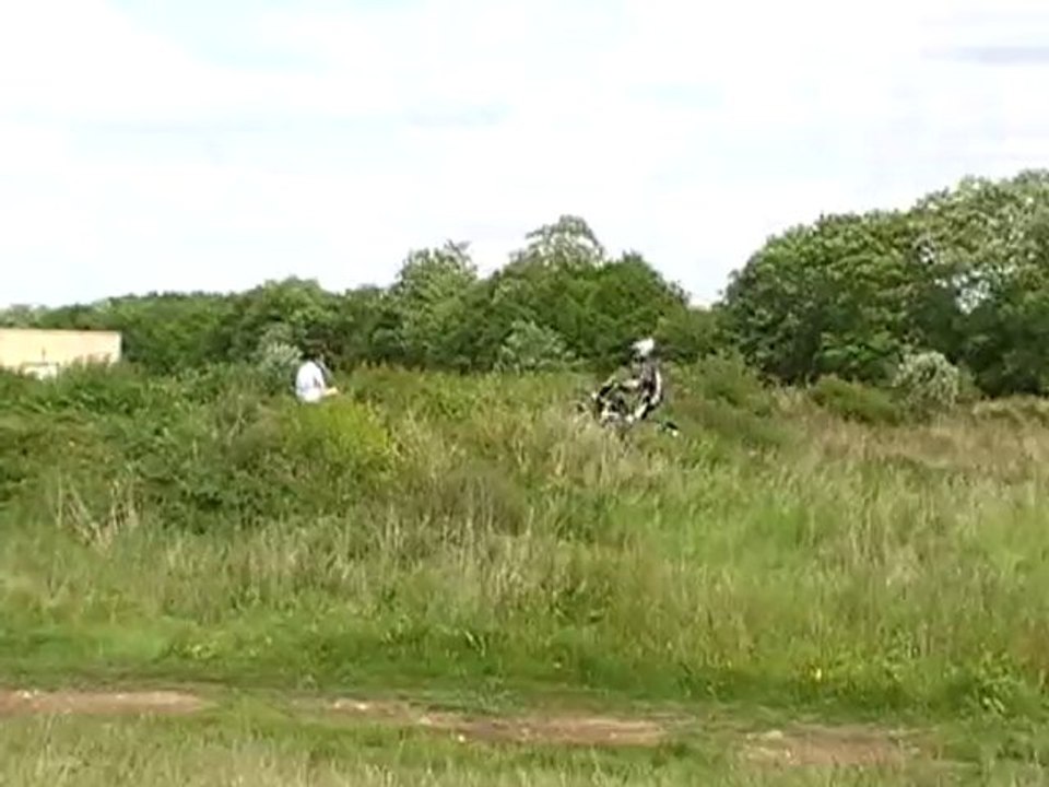 dtr 125 superbe saut en cross