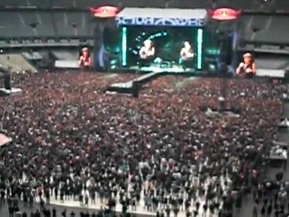 AC DC Thunderstruck live Stade de France 18 juin 2010