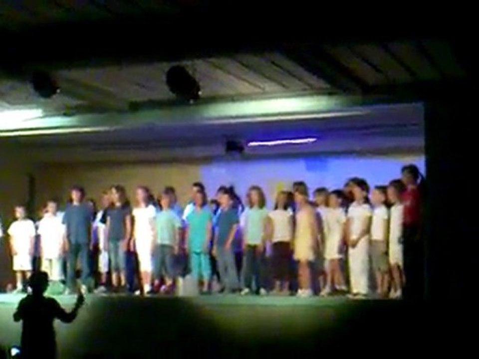 Spectacle fin d'année 2010 Max CE2