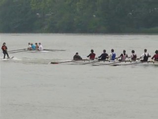 ski nautique tiré par un 8 aviron