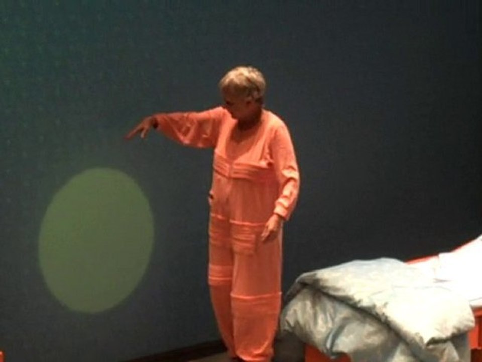 Η Ξένια Καλογεροπούλου στην παράσταση "Ελα-΄Ελα''