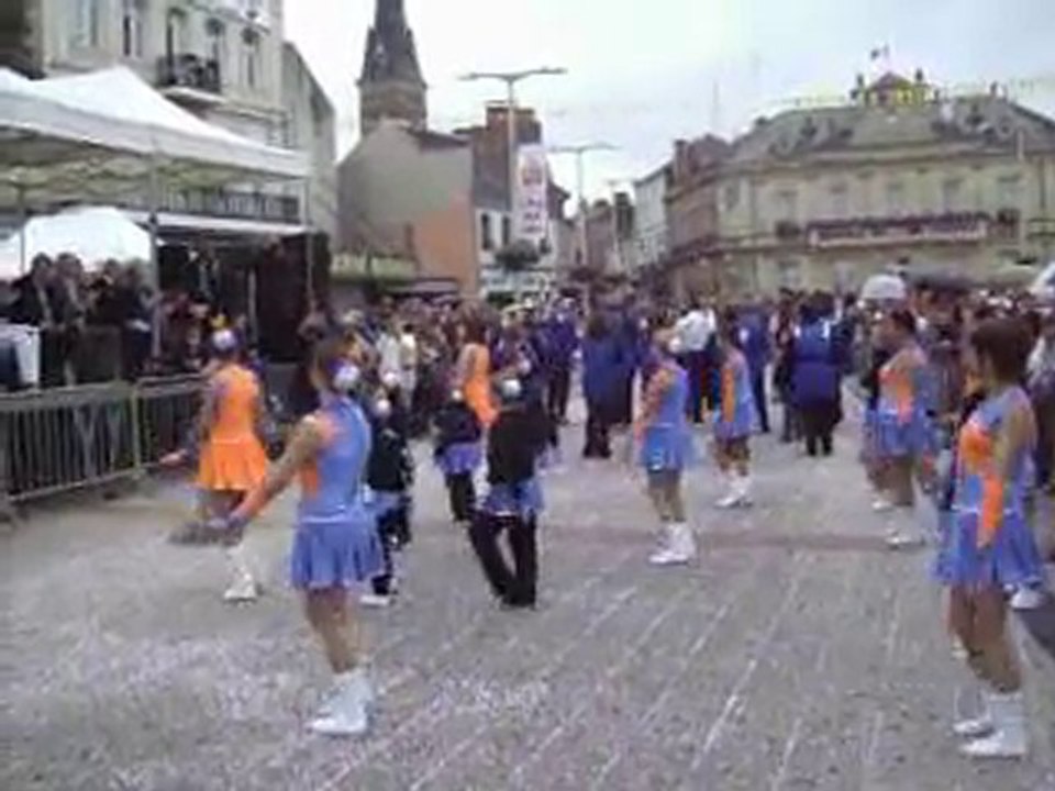 MAJORETTES DE BUSIGNY CARNAVAL DE CAUDRY 2010