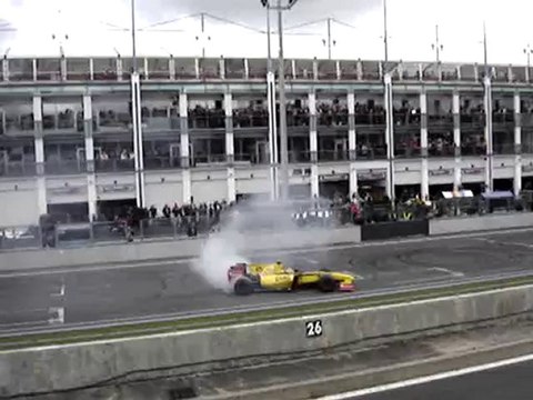 World series by Renault 2010 Donuts avec F1 R29