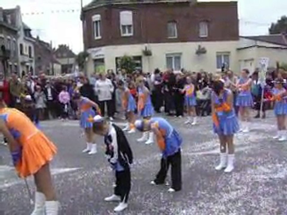 MAJORETTES DE BUSIGNY CARNAVAL à CAUDRY 2010