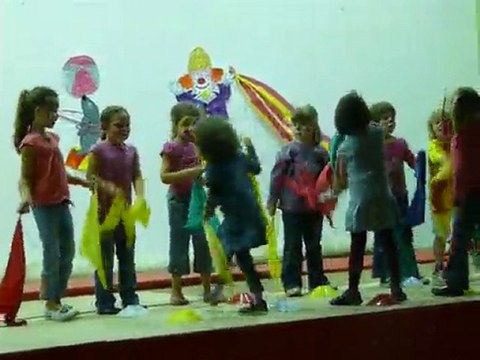 Juin 2010 - Spectacle CLAE : Danse des petits clows