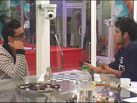 Jason à Kevin : Qu'est-ce que je fais avec elle ?