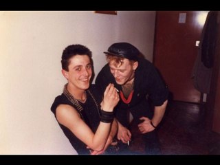 Les porte-manteaux  _le jardin de la misère _